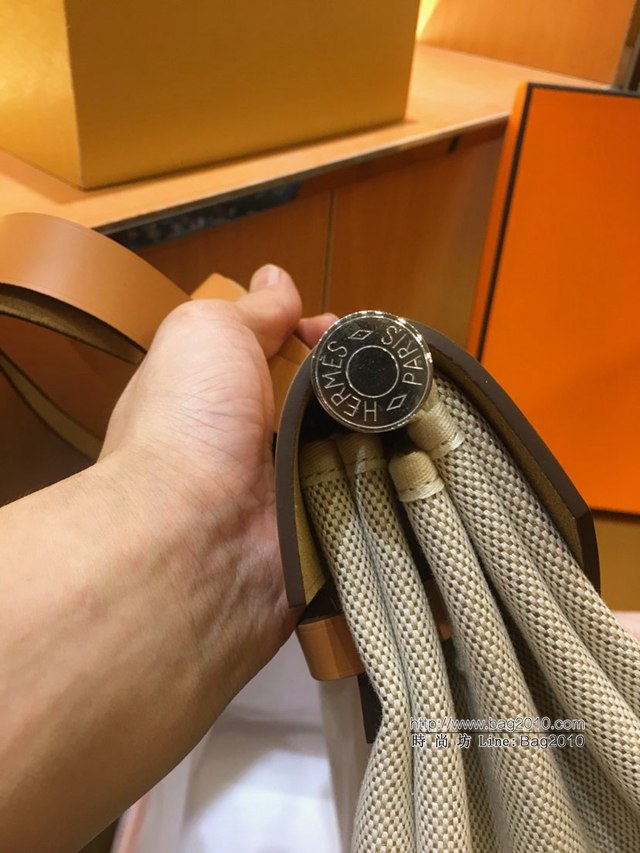 Hermes包包 愛馬仕大號Herbag 純手藝內縫款 杏/淺啡 原廠皮 手提肩背斜挎包 男女同款  tdh2140